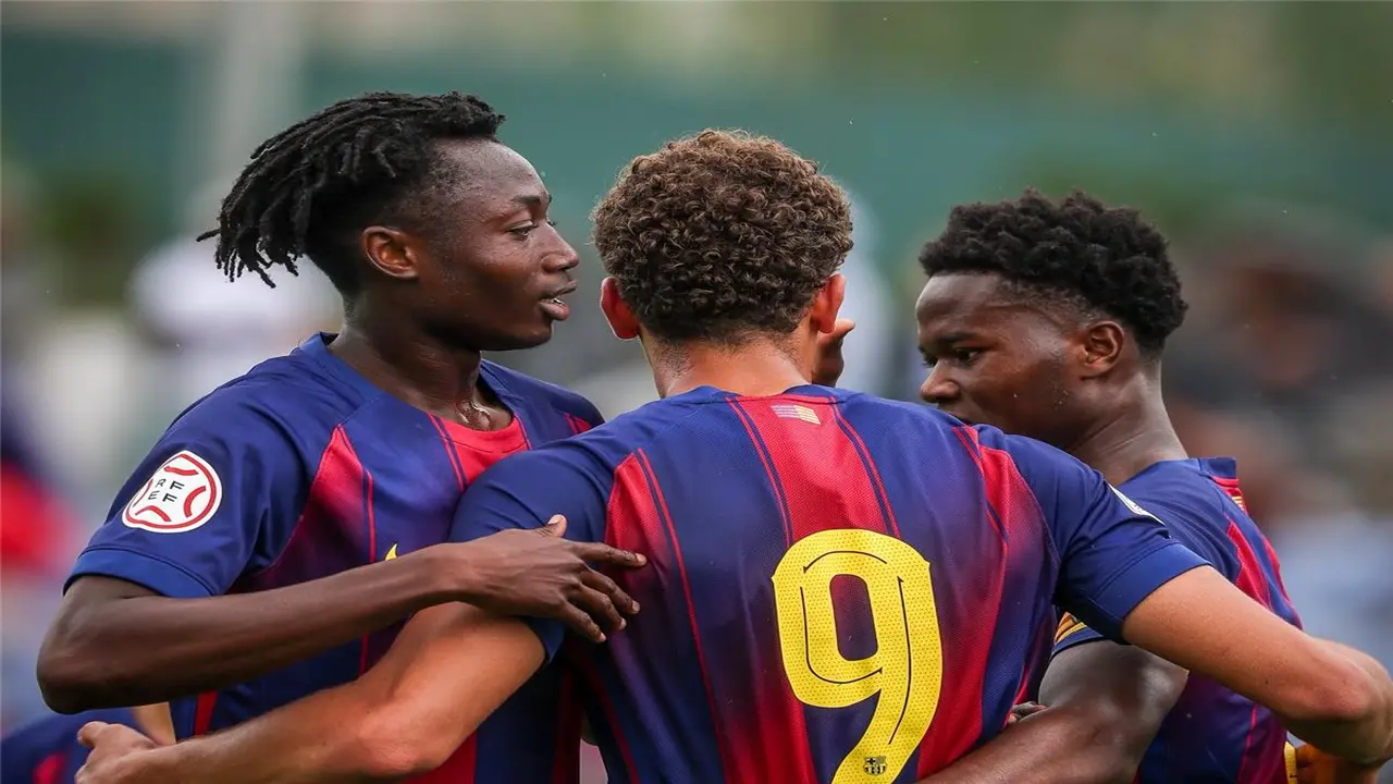 فيديو | حمزة عبد الكريم يحرز هاتريك في ليلة تتويج شباب برشلونة أمام مونتكارلو بالدوري الإسباني